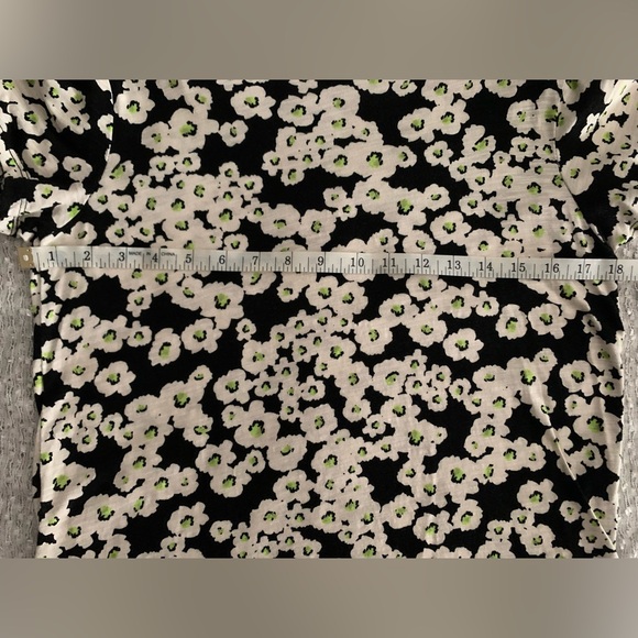 Sanctuary Multicolored Floral Crew Neck Short Sleeve T-Shirt - Picture 5 of 6